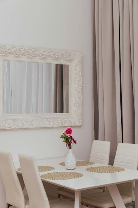 Modern Stylish Comfortable 2 Bedroom Apartment Viena Exterior foto